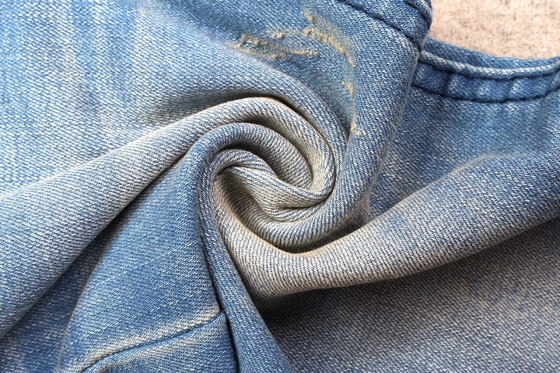 Tissus de denim de jeans des femmes 9.7OZ avec le tissu slubby et le bout droit de denim