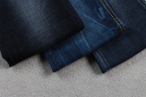 11 oz de tissu en denim bleu avec une bande transversale pour les jeans pour hommes, couleur bleu noir de marque.