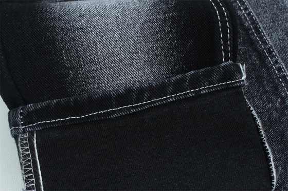 13.5 oz Tissu denim lourd pour le travail homme porter des jeans noir arrière