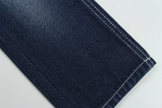 Moins de 2 dollars 12 onces 190 cm Indigo coton polyester tissu rigide en denim pour les jeans