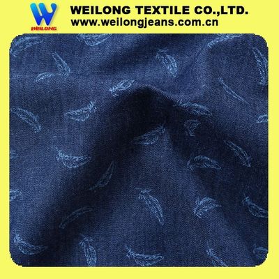 tissu léger mince de denim de coton de l'indigo 4.2oz imprimé par plume pour l'été