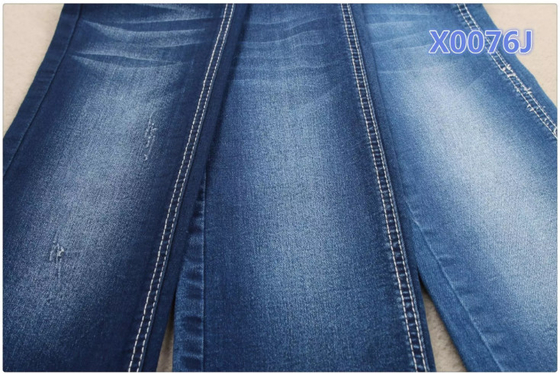Tissu élastique 130cm de denim de bout droit de coton de bleu d'indigo pour le vêtement