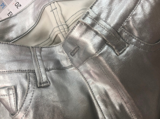 Couche de tissu en PU denim pour femmes jeans veste couleur argent or bleu rose couleur sur mesure fabriqué en Chine