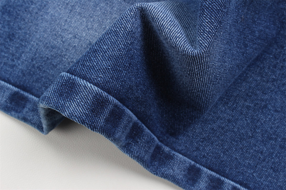 10 oz Super bleu denim tissu rigide 100% coton pour le style Jeans Boyfriend Style Soft Handfeel Jeans féminin été en vente